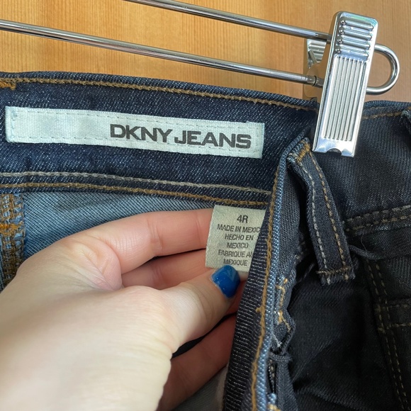 DKNY DARK Low-rise Unwashed Jeans Wide Straight Leg NWT - Picture 7 of 15